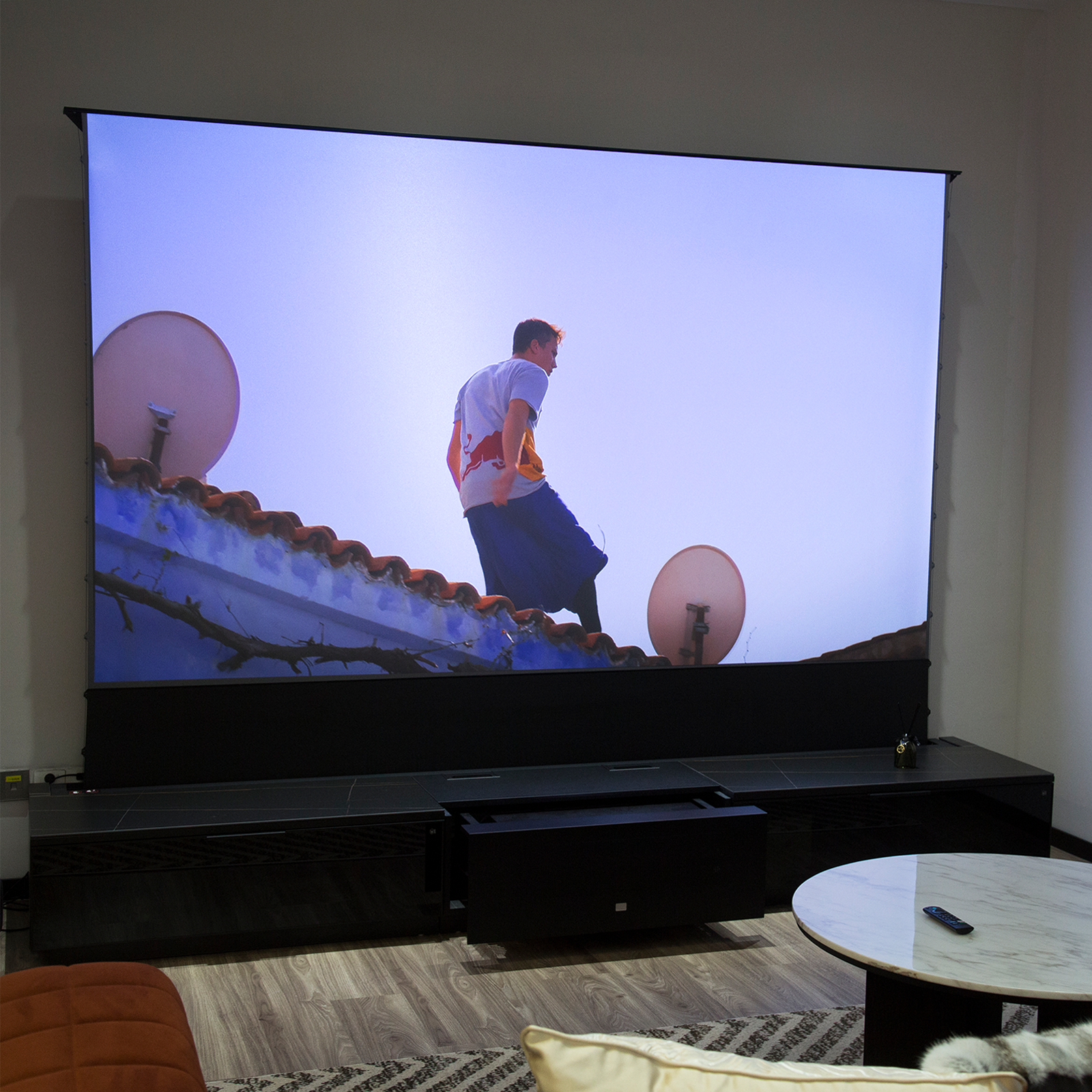 AWOL Vision Vanish Laser-TV – NUR DER SCHRANK